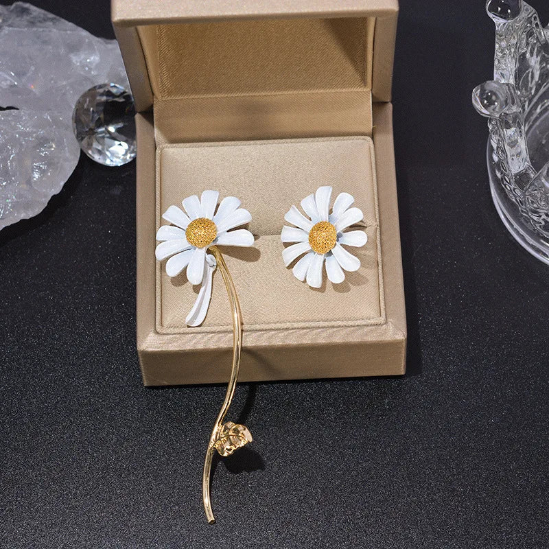 Fashion Cute Small Daisy Flowers Stud Earrings For Women Girls Sweet Statement Asymmetrical Earring Party Jewelry Gifts