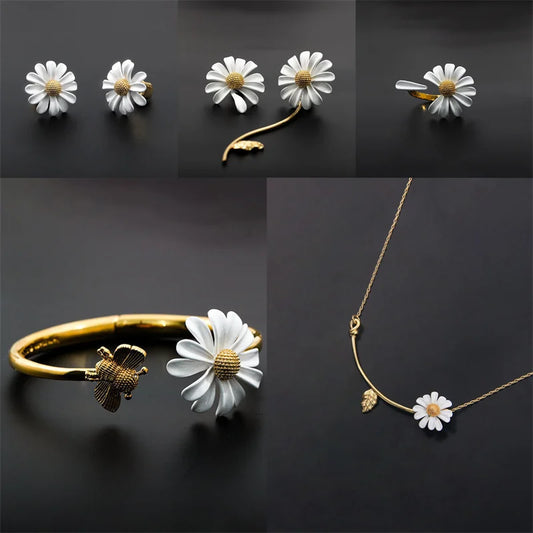 Fashion Cute Small Daisy Flowers Stud Earrings For Women Girls Sweet Statement Asymmetrical Earring Party Jewelry Gifts